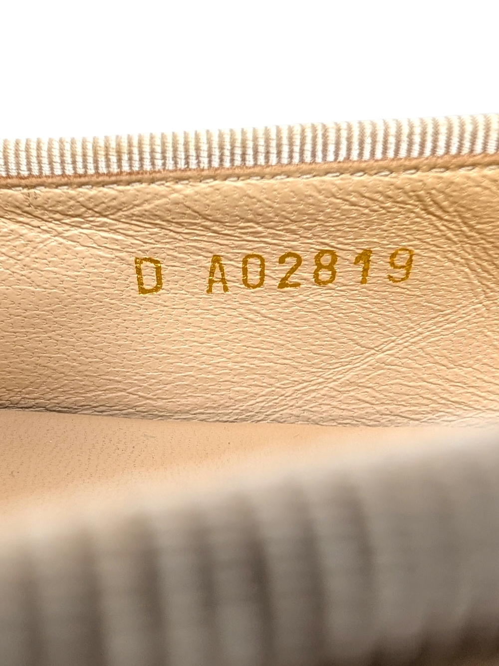 Chanel Ballet Flat Ballerina Two Tone Beige Tan Black CC Logo Cap Toe 37 | 6.5 - Picture 10 of 15
